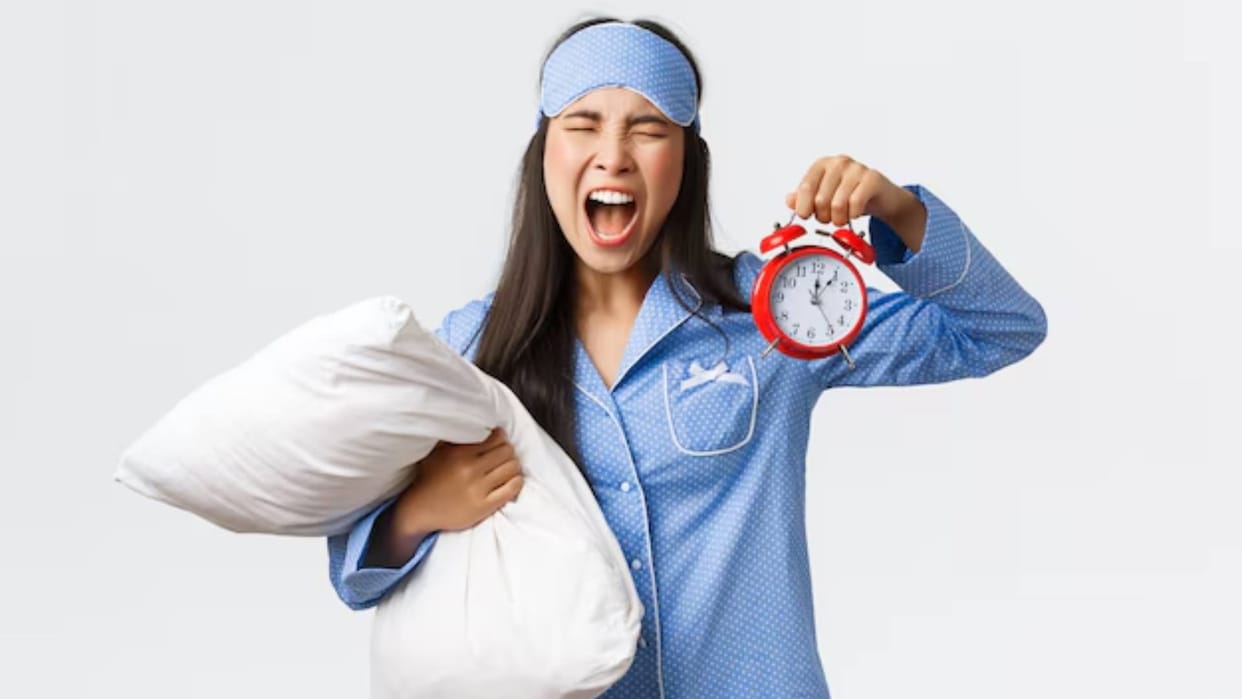 If you feel lazy in getting up early in the morning dont feel like leaving the bed then follow these tips now