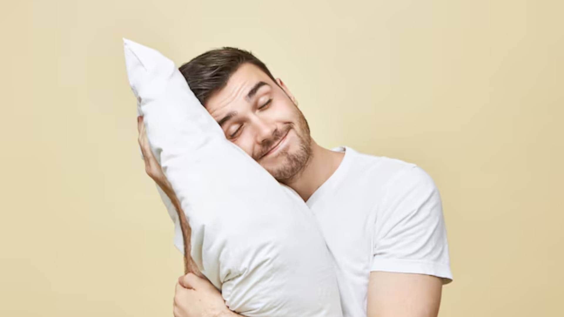 Correct use of pillow or sleeping without pillow what is important for the spine Know the full detail inside