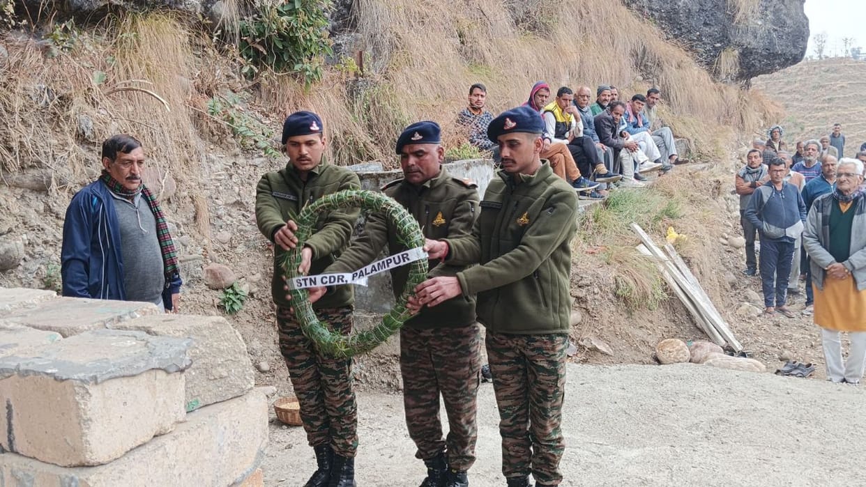 Himachal News Former soldier 103 year old Bajir Chand is no more funeral with military honours