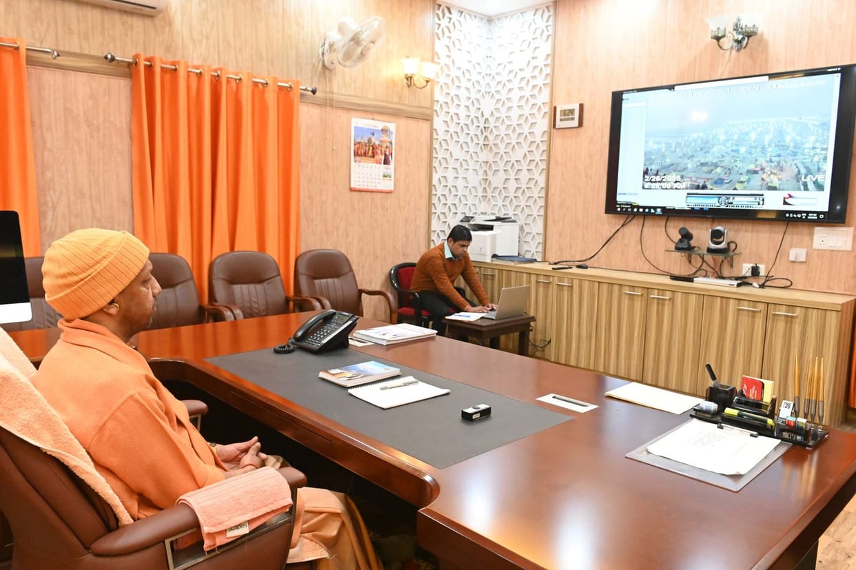 Mahashivratri: CM Yogi remained standing since 4 in the morning to monitor the arrangements in Mahakumbh.