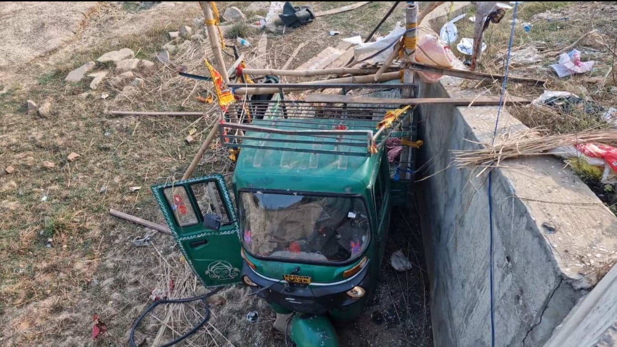 Accident News : Four including woman and child died in road accident news bhojpur bihar police