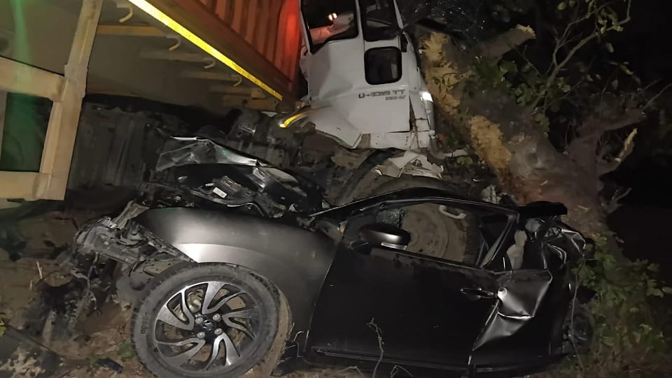 Car rider dies after being hit by an uncontrolled vehicle
