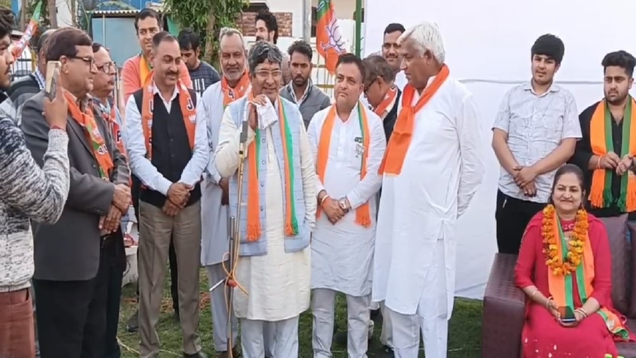 Women of Professor Colony in Hisar expressed displeasure over development, BJP mayor candidate commented