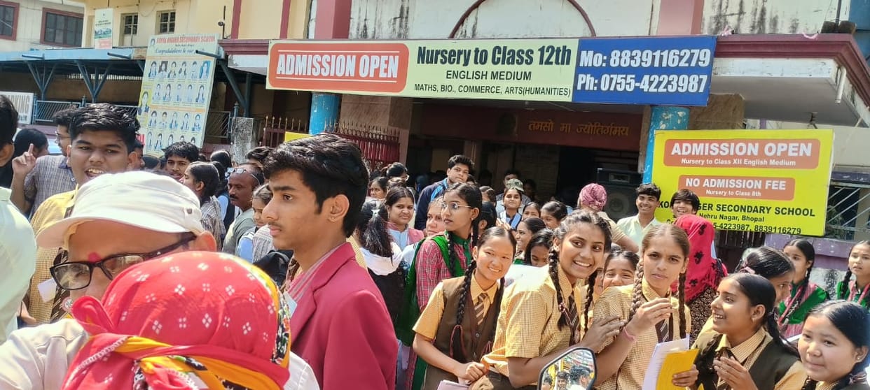 Bhopal: MP Board 10th exam started, asked about the personality traits of Lord Ram, 9.50 lakh students appeare
