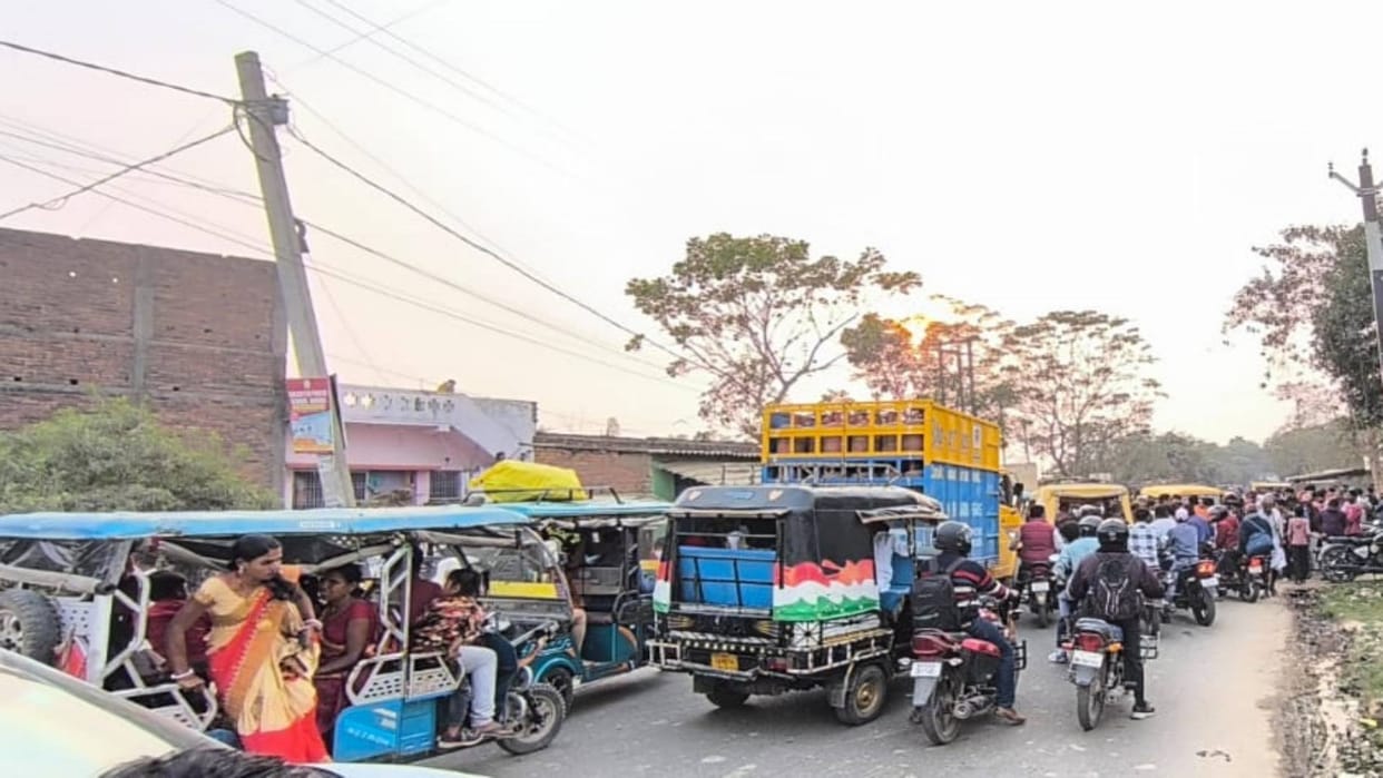 Bihar Road Accident Two bikes collided in Madhubani one died other seriously injured