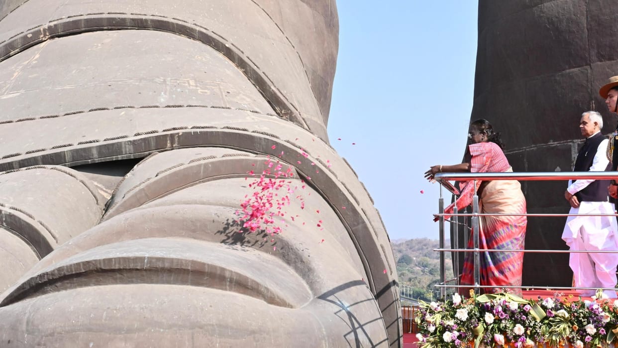 Gujarat: President Murmu visits Statue of Unity, pays tribute to Sardar Patel