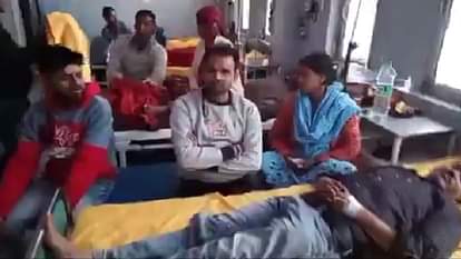 Aligarh: कुट्टू का आटा खाने से 20 लोग हुए बीमार, कराए गए अस्पताल में भर्ती, भरे नमूने, जांच के आदेश food poisoning after eating kuttu atta