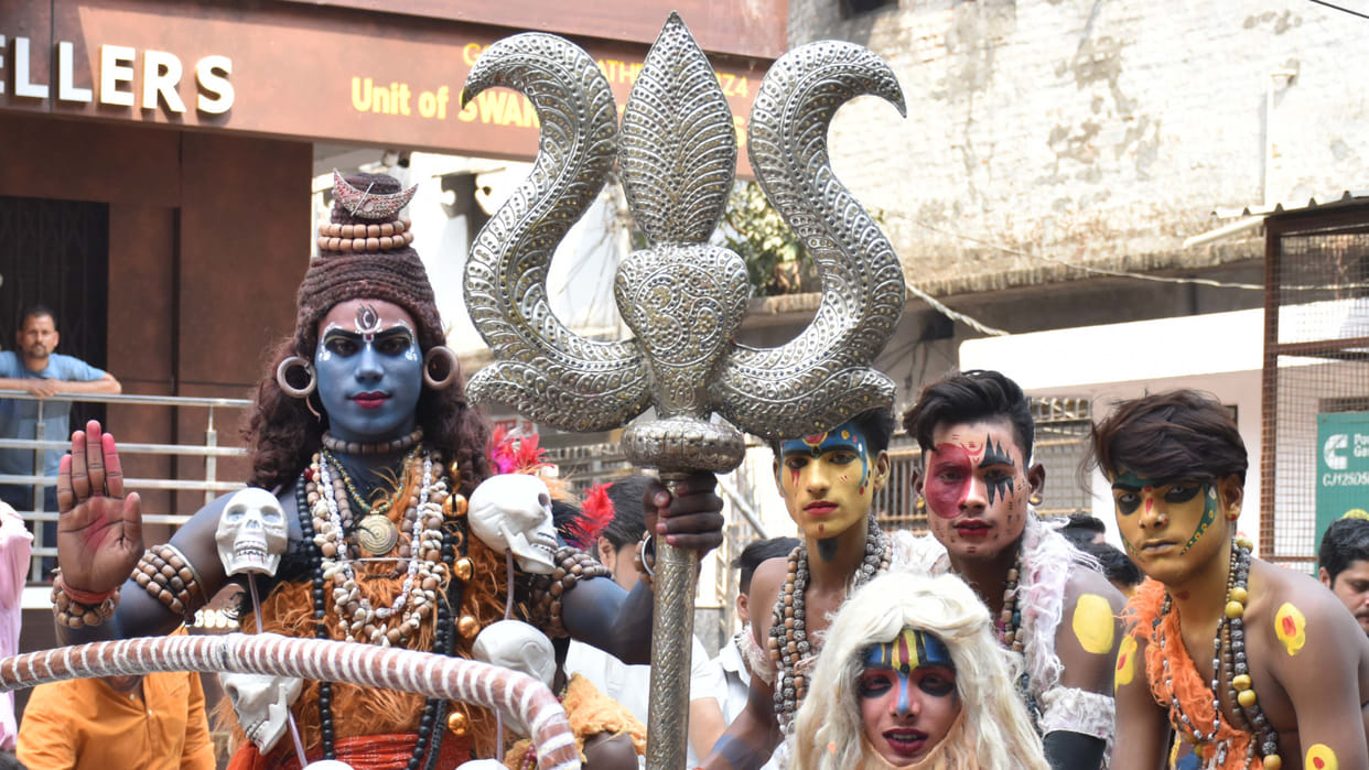 In Gorakhpur, Shiv procession taken out with great pomp, grand tableaux presented