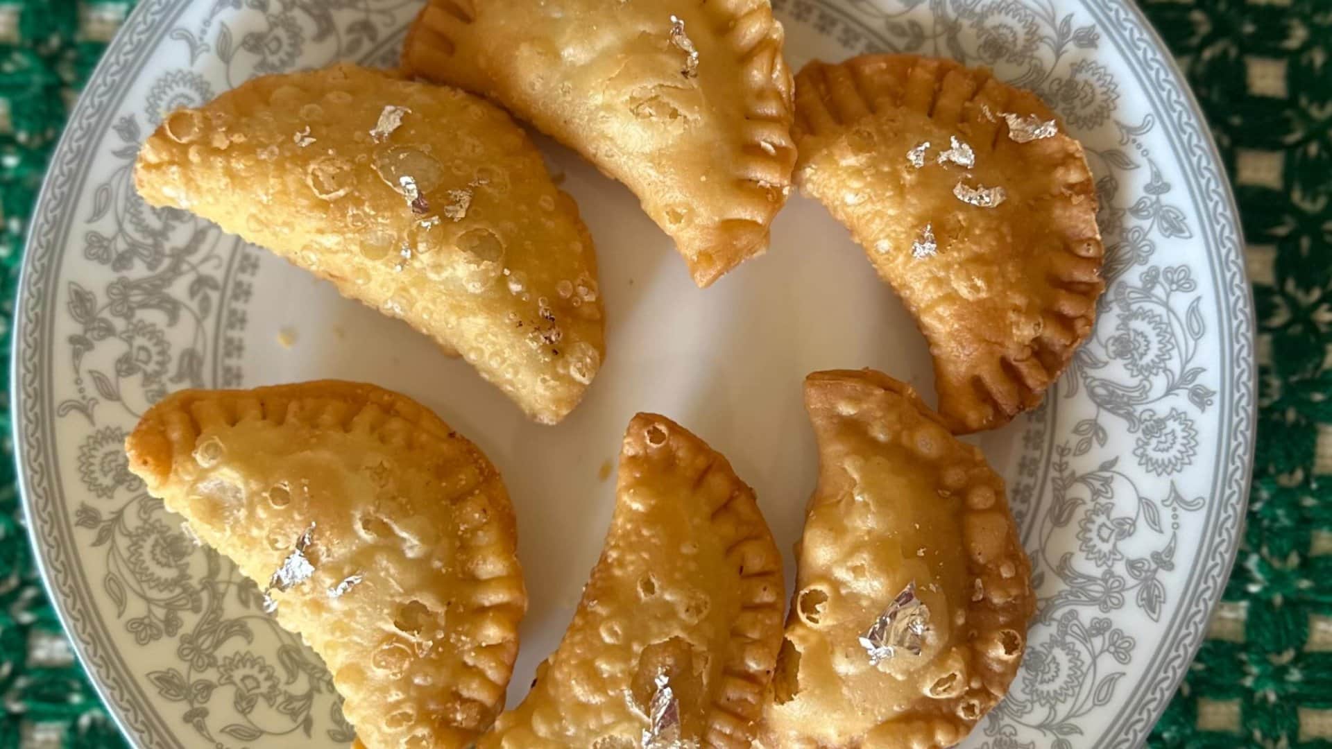 Holi 2025 Date Five Types Gujiya Recipes At Home in Hindi Gujiya Kaise Banaye