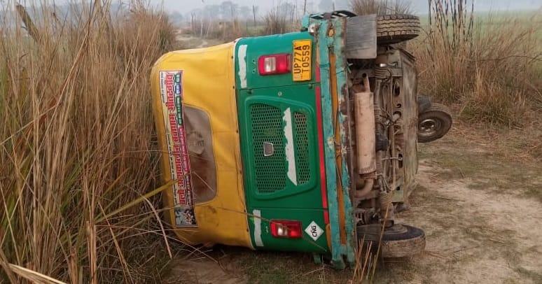 Auto overturned in the middle of field the body of the driver was found buried under it investigation started