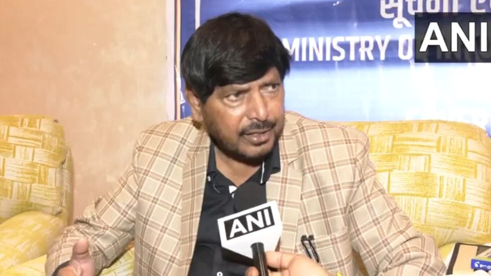 Minister Ramdas Athawale targets Rahul Gandhi and Uddhav Thackeray for not going to Mahakumbh