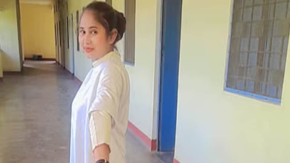 My sister was made fun of for having difficulty in hearing nursing student family asked two questions