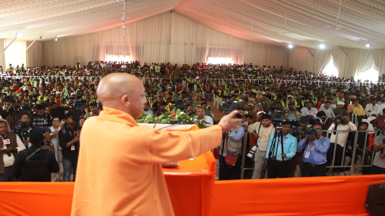CM Yogi said: Media kept flowing continuously like the stream of Mother Ganga in Mahakumbh, created a global e