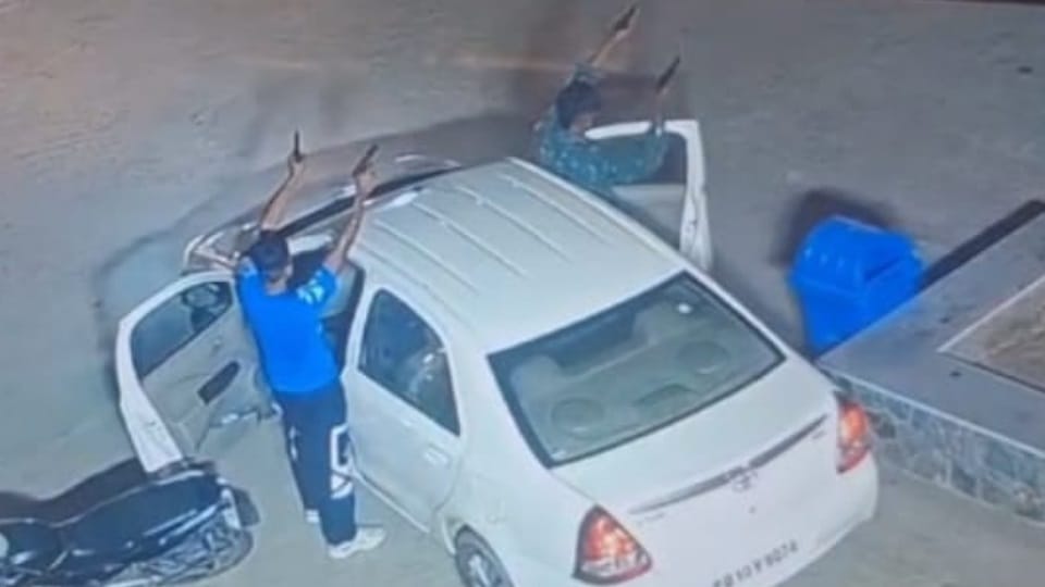 Firing in Jagraon outside dhaba