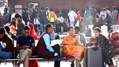 Not getting seats in trains on Holi