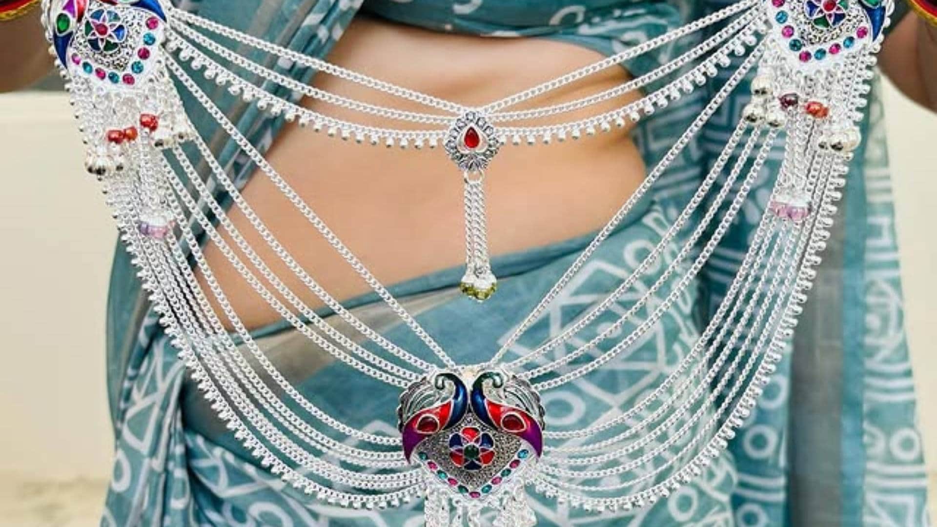 If you want to make the bridal look royal, then include these accessories from nose ring to waistband