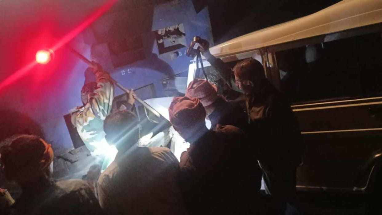 Bihar News: Bolero collides with train at railway crossing Bihar Sharif Railway Junction Pawapuri Station Halt