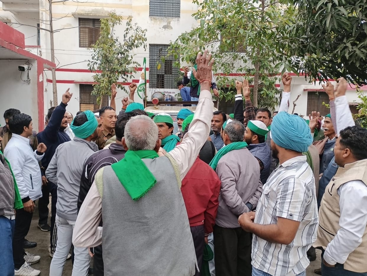 BKU Protest in Bijnor: raised various demands, sat on dharna in police station, clash