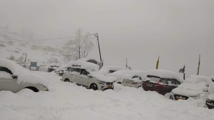 Uttarakhand Weather: पांच दिसंबर से बदलेगा मौसम, बारिश-बर्फबारी के आसार; ठंड में भी होगा इजाफा