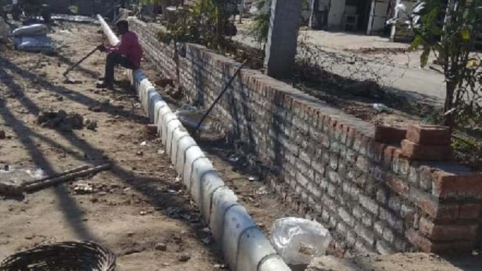 land dispute due to lack of clear marking on border between Chandigarh and Punjab