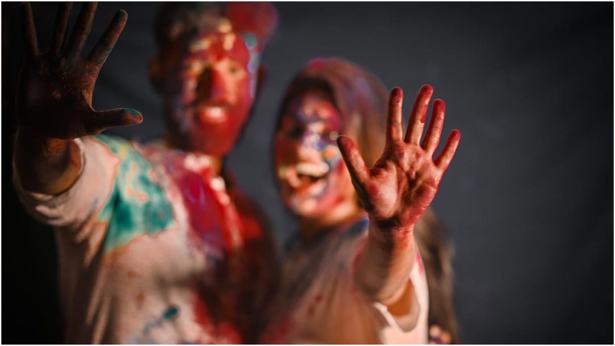 Holi 2025 Celebration Ideas With Partner Romantic Ways To Celebrate Holi With Partner