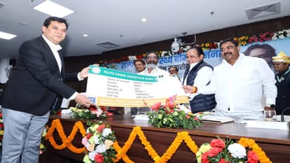 Ranchi CM Hemant Soren launched health insurance scheme state employees will get free treatment to Rs 5 lakh