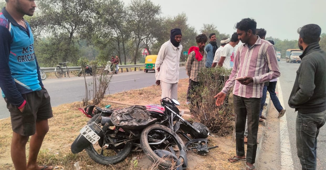 Kanpur Dehat Accident Dumper hit a bike rider dragged him for 70 meters police engaged in investigation