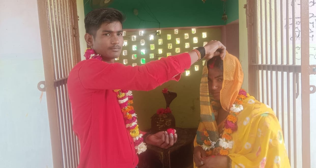 Lovers family refused girlfriend called police marriage took place in temple police said both are adults