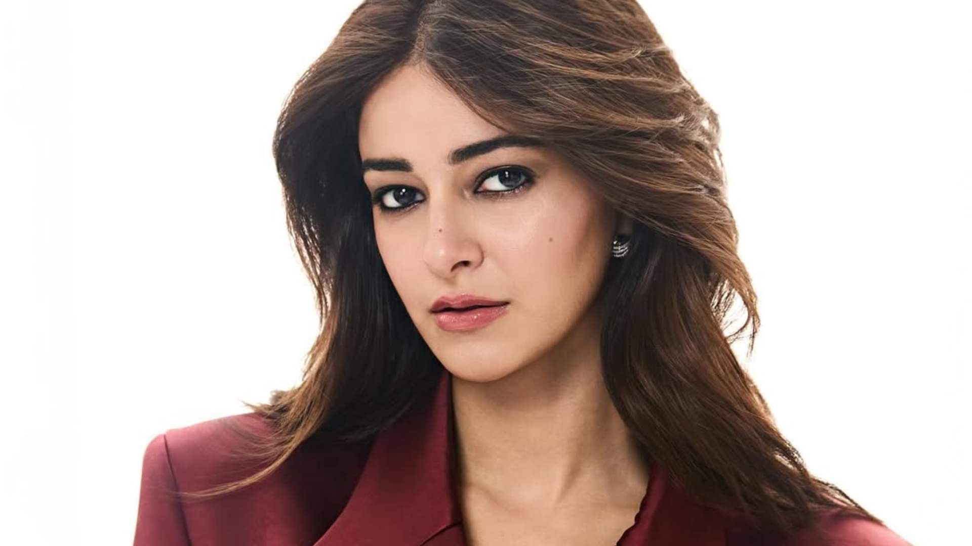 Ananya Panday says she would love to play Kareena Kapoor Khan Deepika Padukone roles