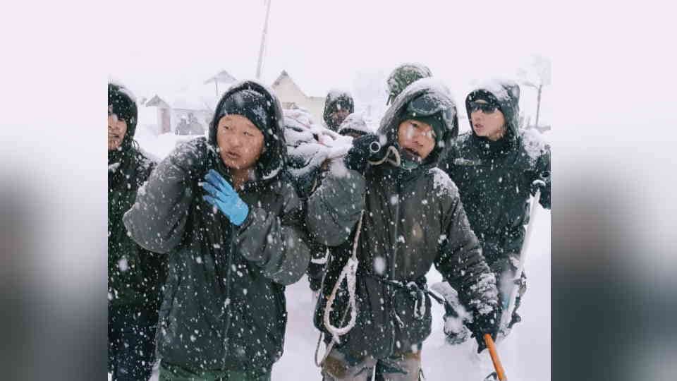 Chamoli Avalanche Army soldiers saved lives of workers Amid Heavy Snowfall SeePhotos