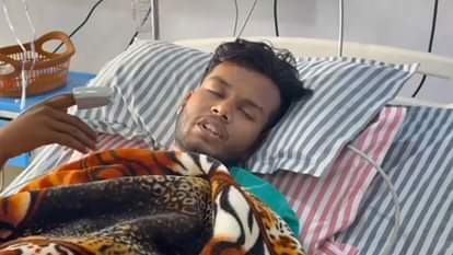 Udaipur News: स्कूली छात्रों की कहासुनी ने लिया खतरनाक मोड़, चाकूबाजी में एक गंभीर, अब तक फरार है आरोपी Udaipur: School Argument Turns Violent, One Critically Injured in Stabbing, the accused is still absconding