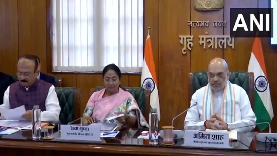 Amit Shah's important meeting on law and order in Delhi CM Rekha Gupta ashish sood delhi police commissioner