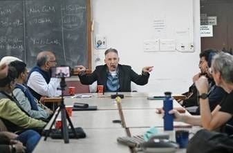 Ministry of Petroleum organise Green Hydrogen bus ride for Brian Greene professor at Columbia University