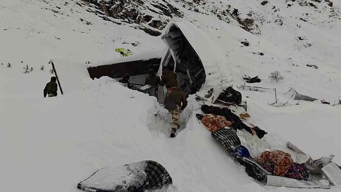 Chamoli Avalanche loader driver who escaped from the snow storm himself saved 31 lives