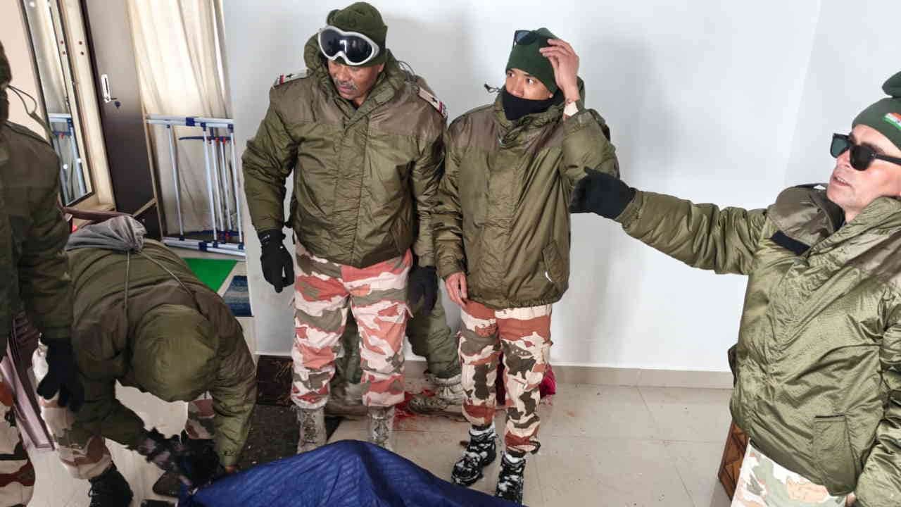 Chamoli Avalanche Worker Anil says soldiers who came as messengers of Badri Vishal saved his life