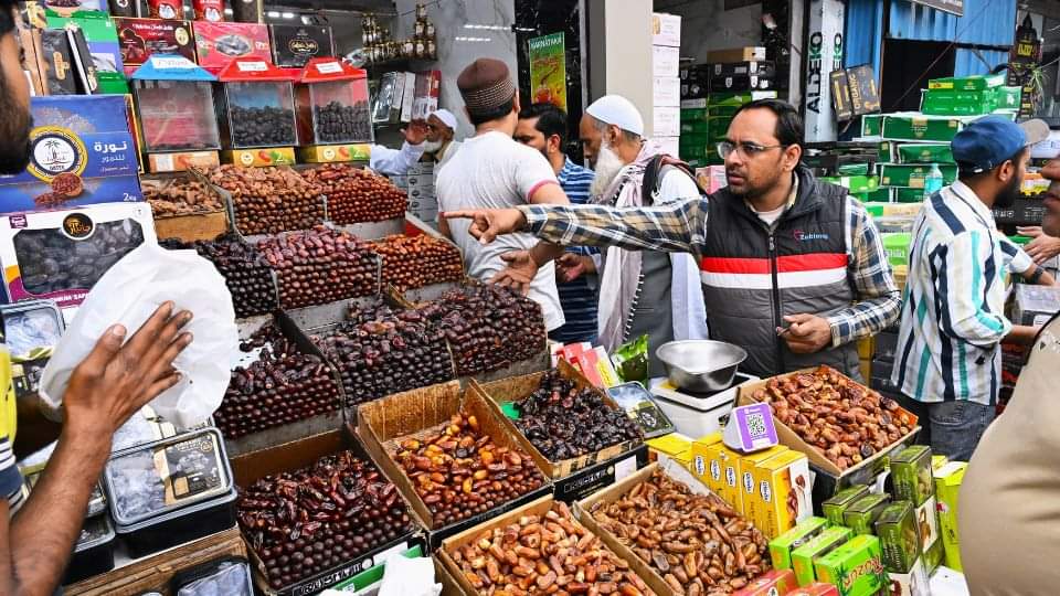 shops ranging from clothes to religious caps were decorated in delhi At Ramadan