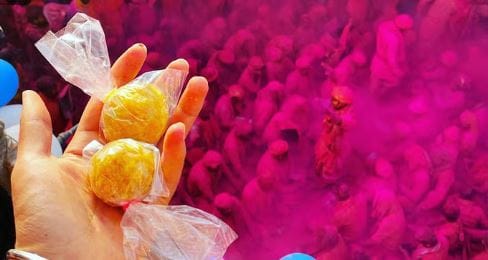 Laddu Holi will be played inside radharani temple