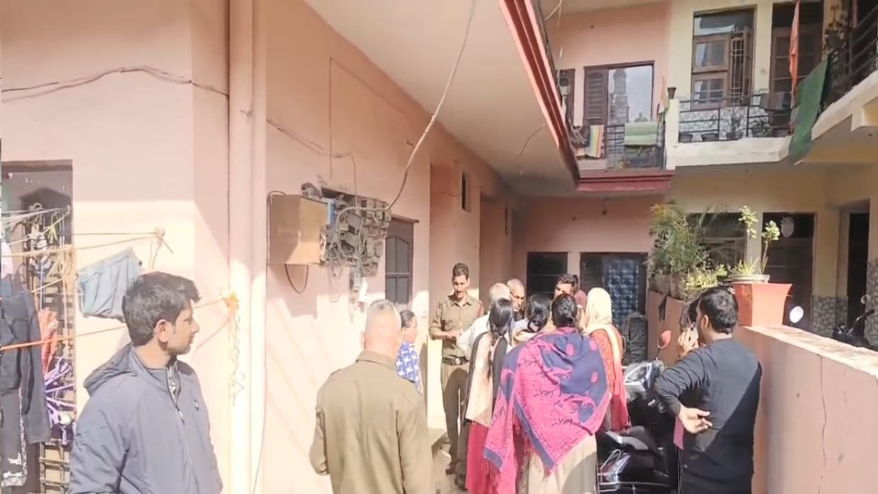 Fire broke out while refilling LPG cylinder, five injured