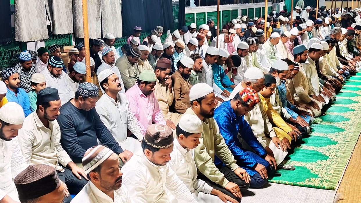 moon of Ramadan was sighted Taraweeh prayers offered in mosques month of worship begun