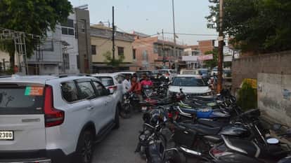 Notice going only when there is no parking