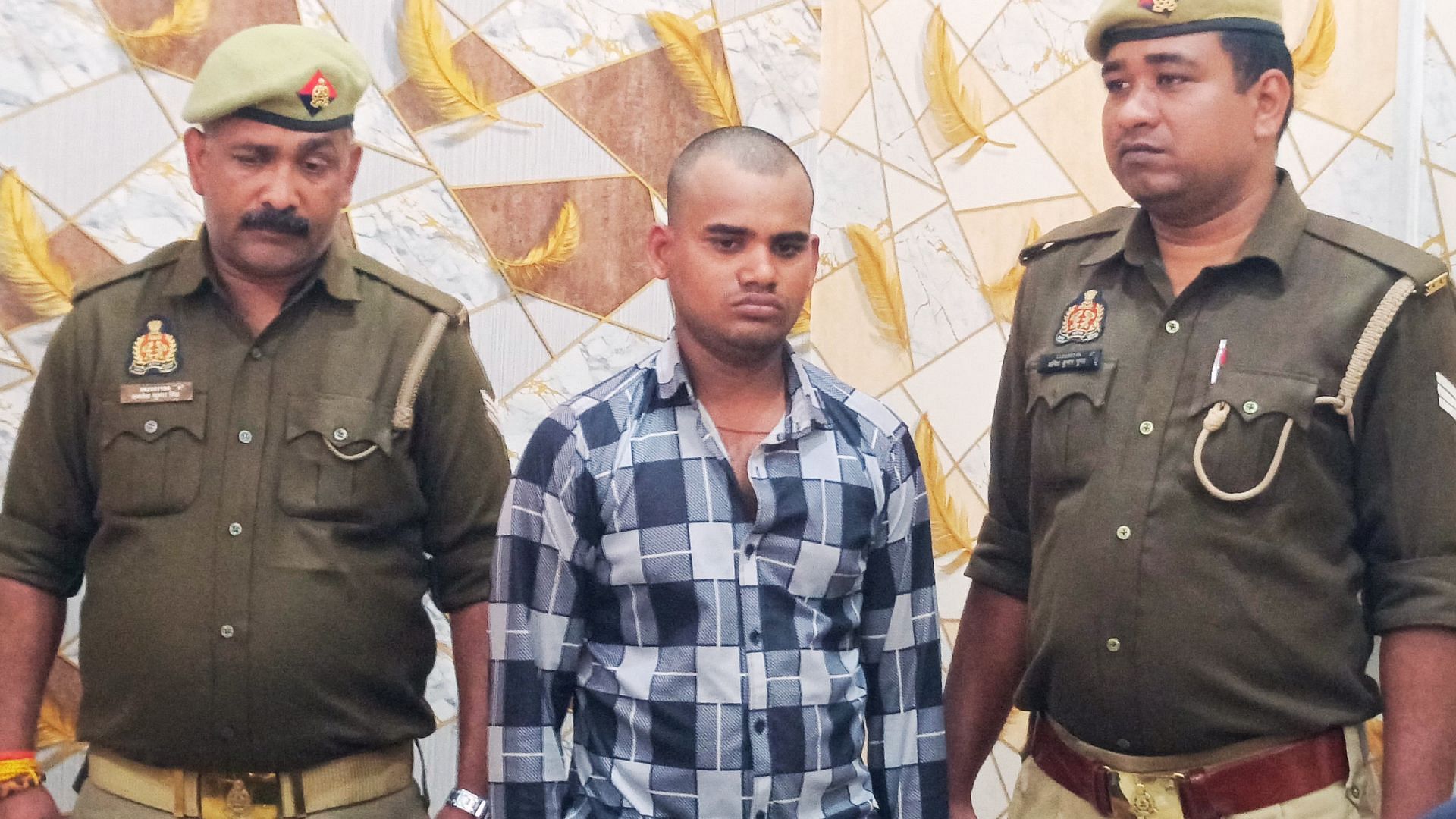 dead body found in suitcase jaunpur killer talked to girlfriend 1250 times in two months