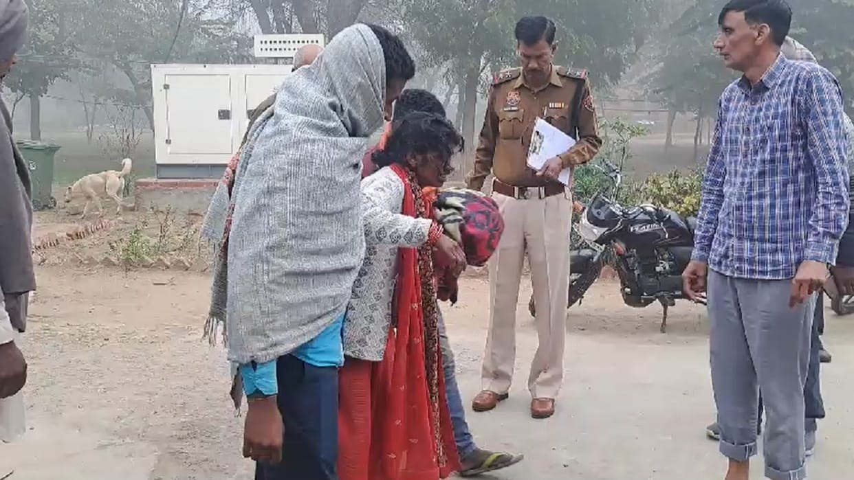 Tragic accident in Kalanwali girl died after falling from moving train