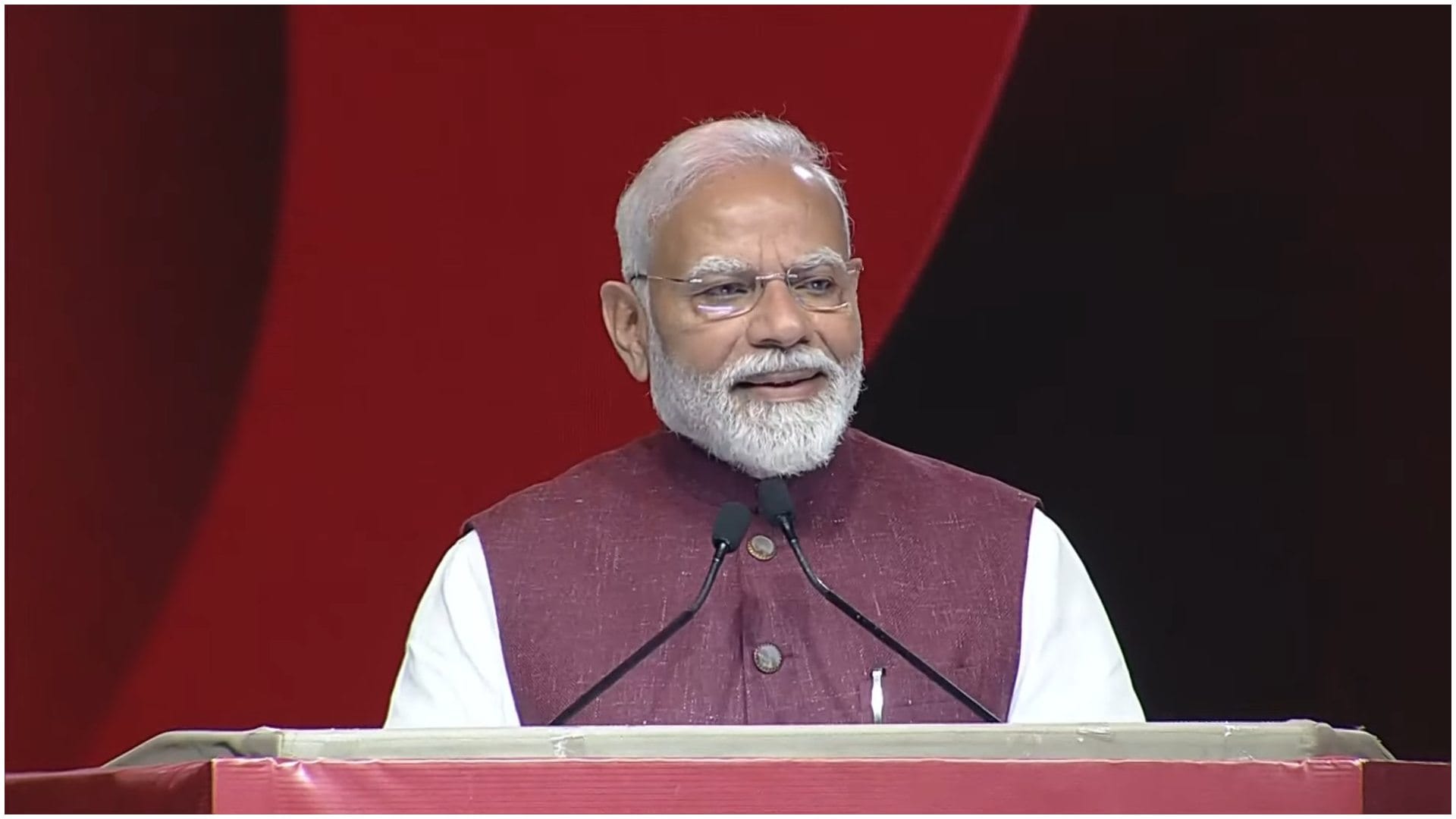 India is making a lot of positive news, world looking at it: PM Modi at New Delhi