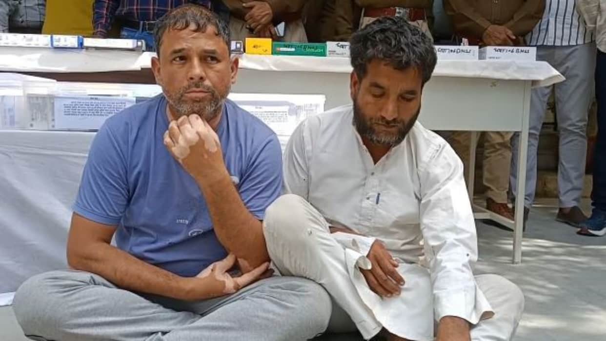 Tonk : Theft in mobile shops exposed, 2 criminals of interstate gang arrested, 140 mobiles and cars recovered