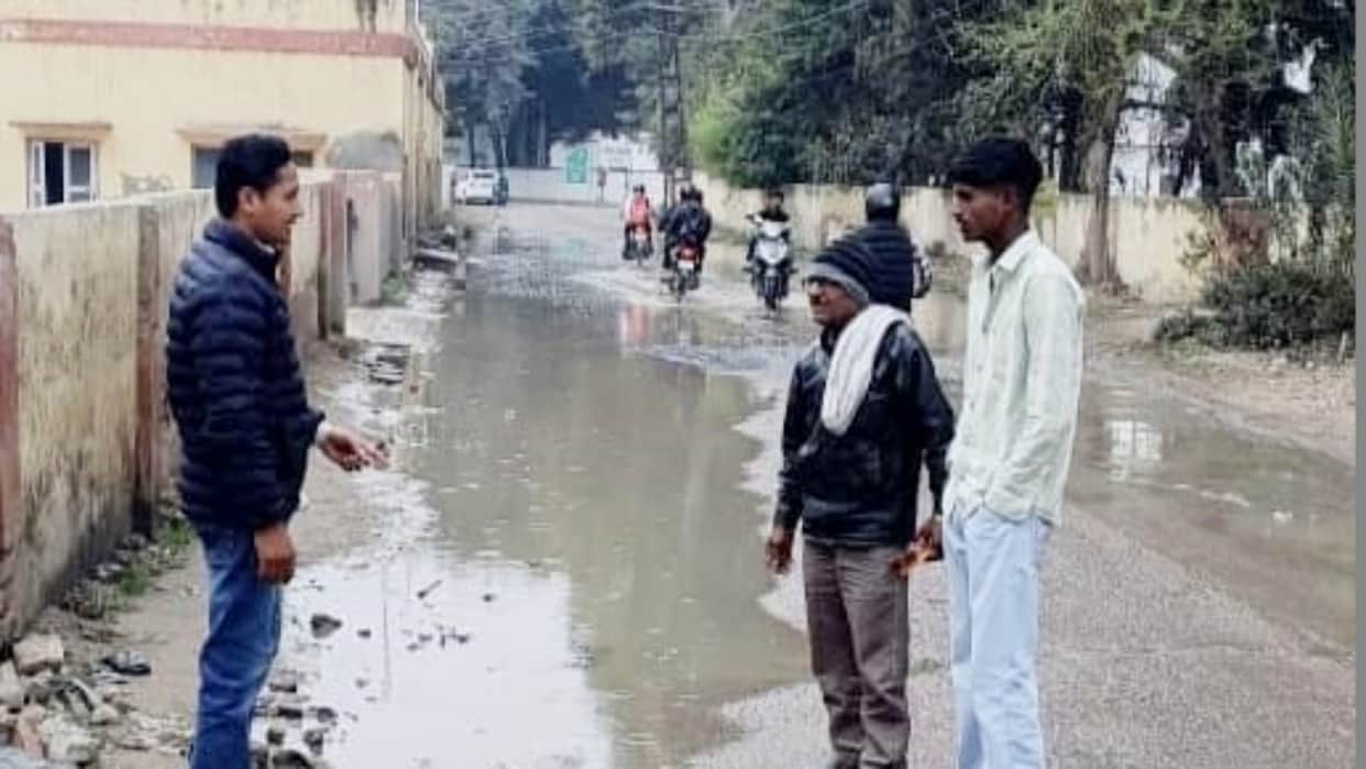 Sri Ganganagar: Area residents forced to live hellish life due to sewerage leakage, warned of agitation
