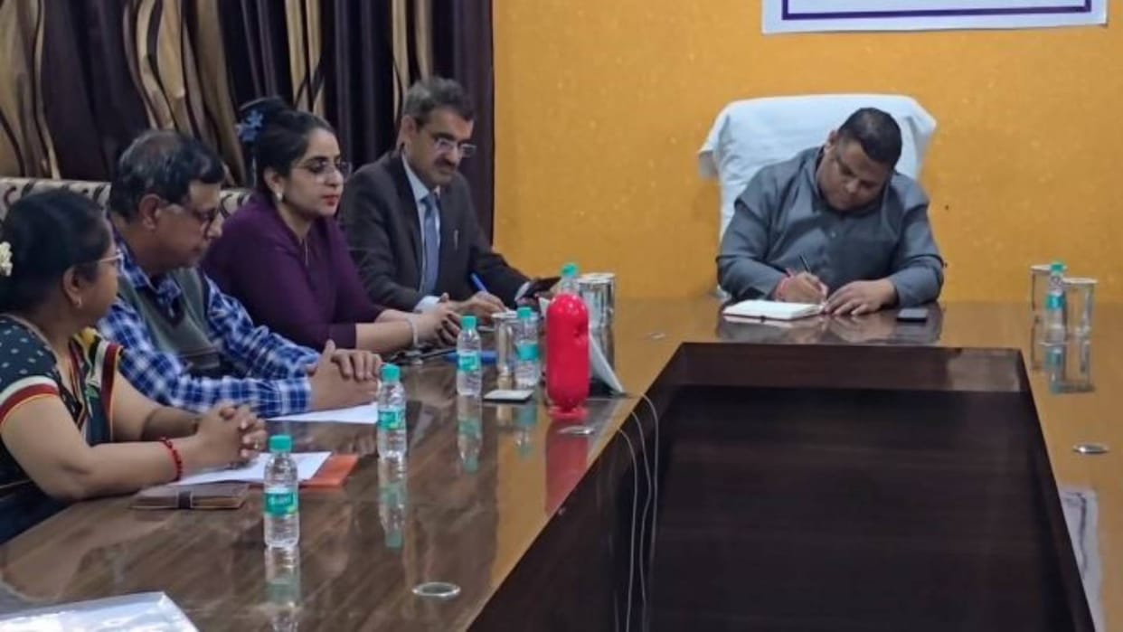 Rajasthan Priyank Kanungo took feedback on blackmail and conversion case of school girls in Ajmer beawar