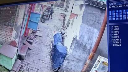 Rs 9 lakh stolen from stamp vendor's scooter in 25 seconds