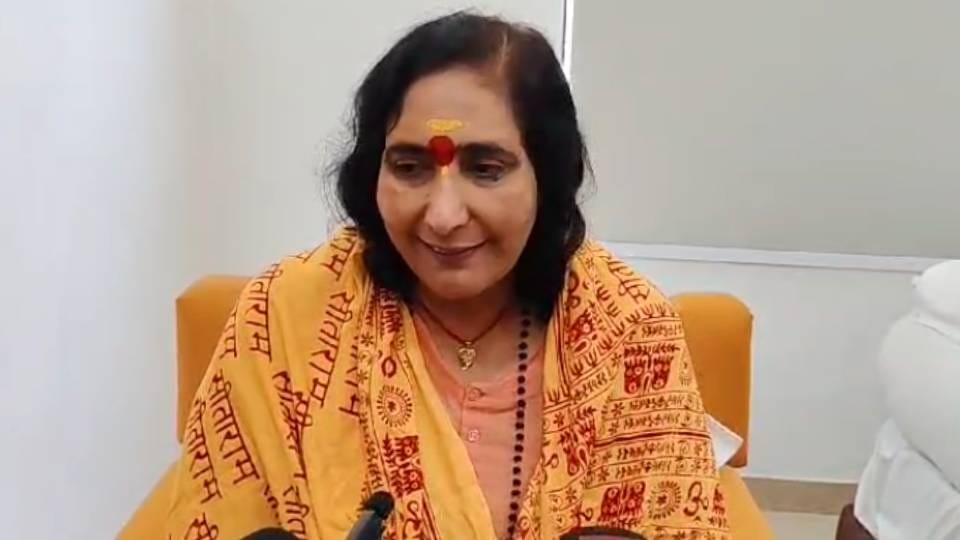 Sadhvi Ritambhara said Sanatan Board should be formed and conspiracy to usurp Waqf lands should fail
