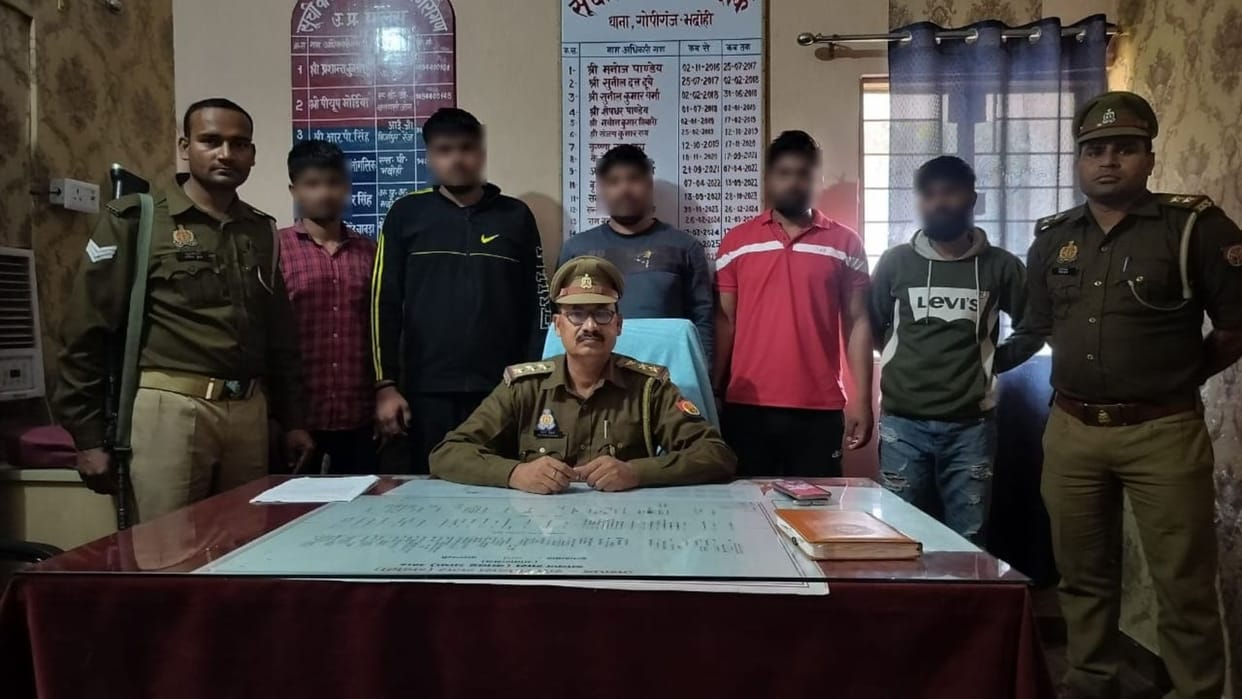 Police caught liquor smugglers roaming around with fake numbers on luxury vehicles liquor worth three lakhs