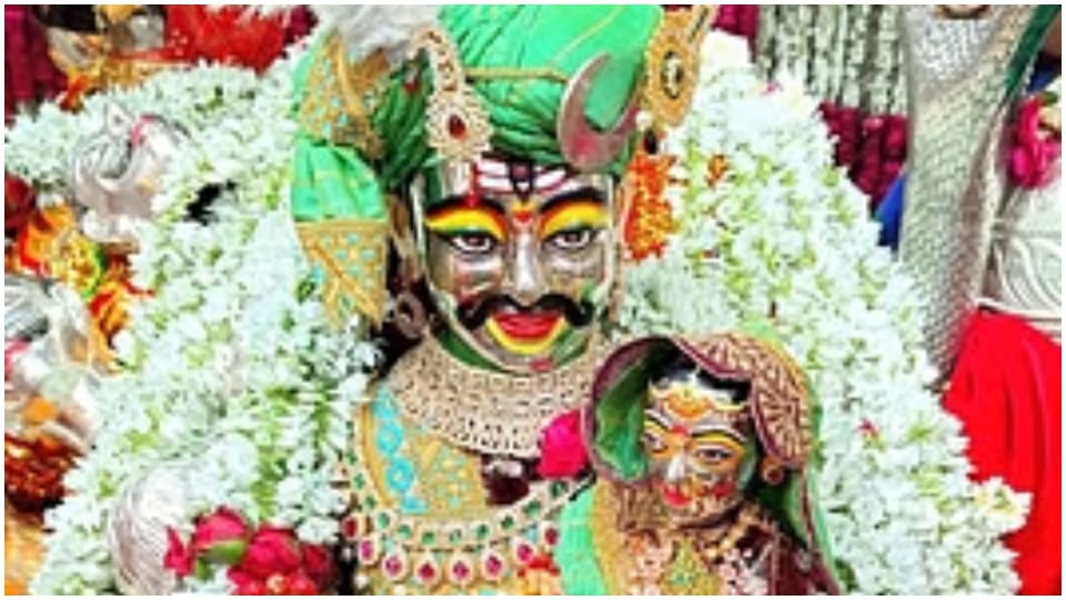 Panchmukharvind adornment of Baba Mahakal - Darshan given in the form of Chhabina, Holkar, Manmahesh